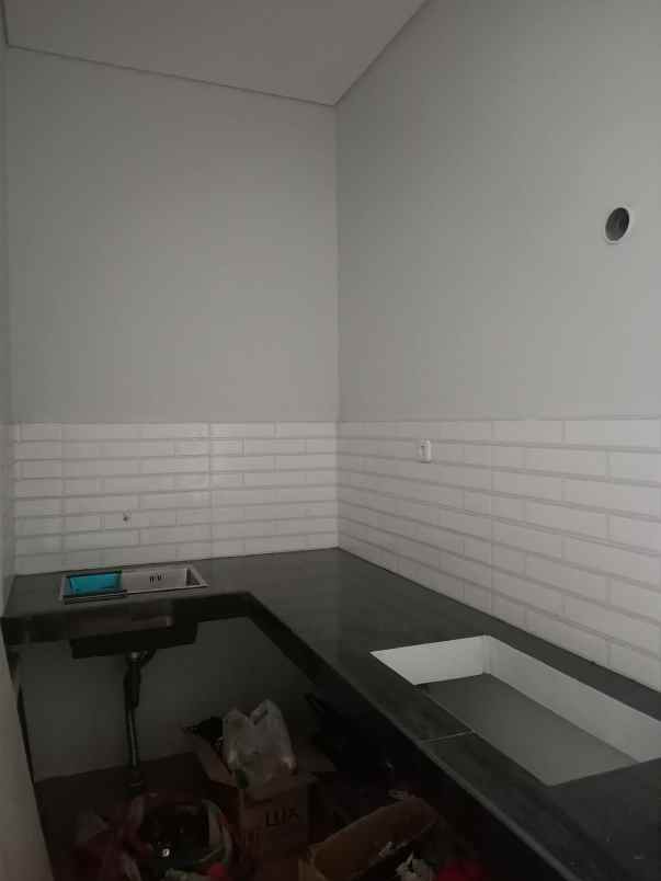 dijual rumah imperial gading