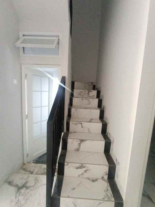 dijual rumah imperial gading