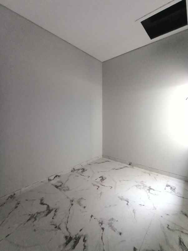 dijual rumah imperial gading