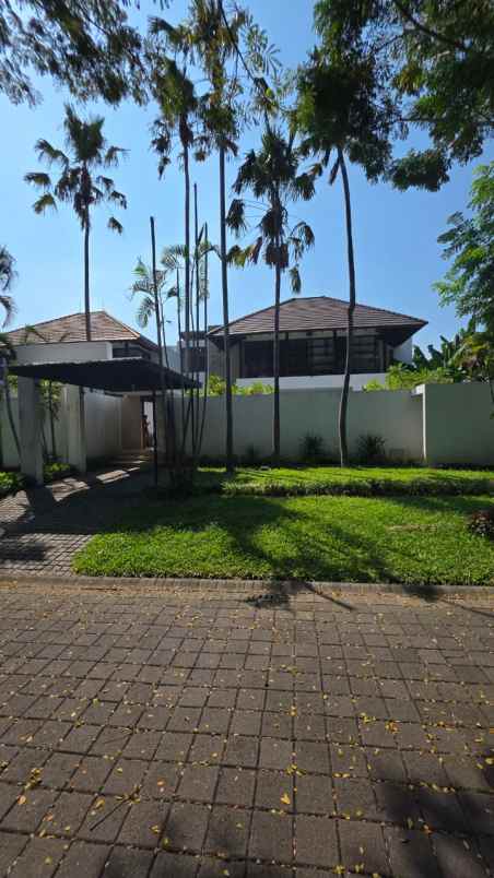 dijual rumah isen darmo harapan