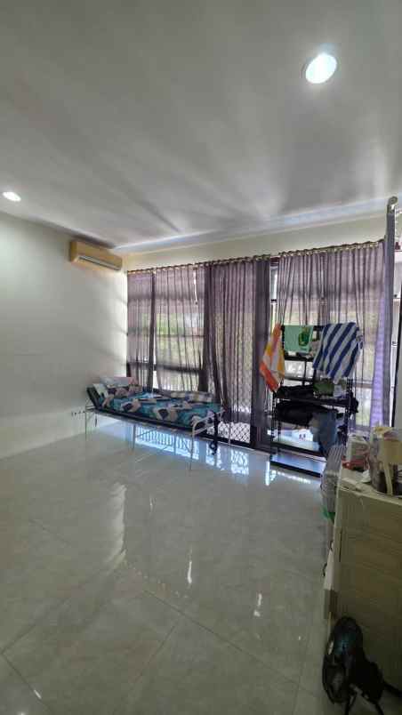 dijual rumah isen darmo harapan