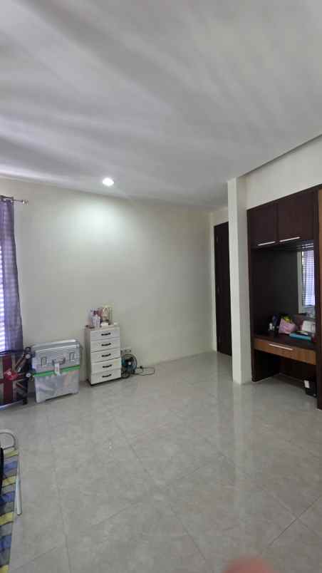 dijual rumah isen darmo harapan