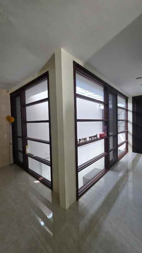 dijual rumah isen darmo harapan