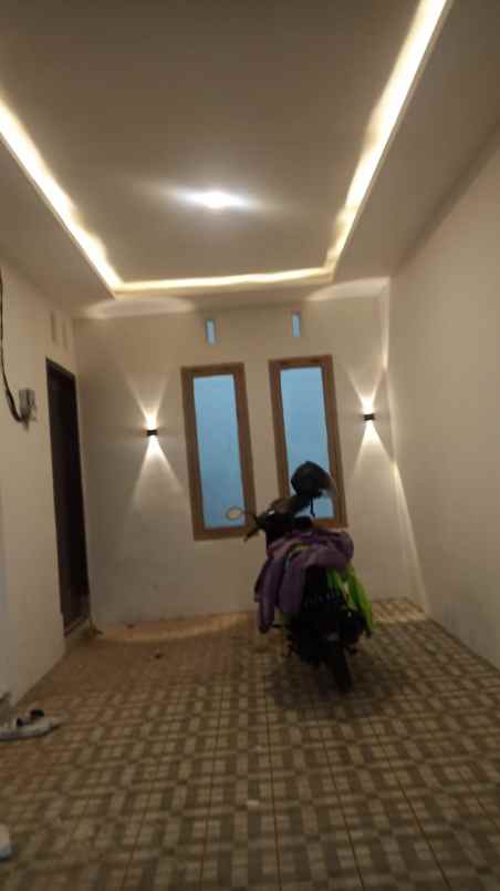 dijual rumah istana bandara pakis malang