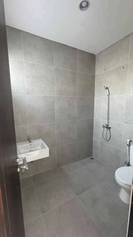 dijual rumah jalan citra garden