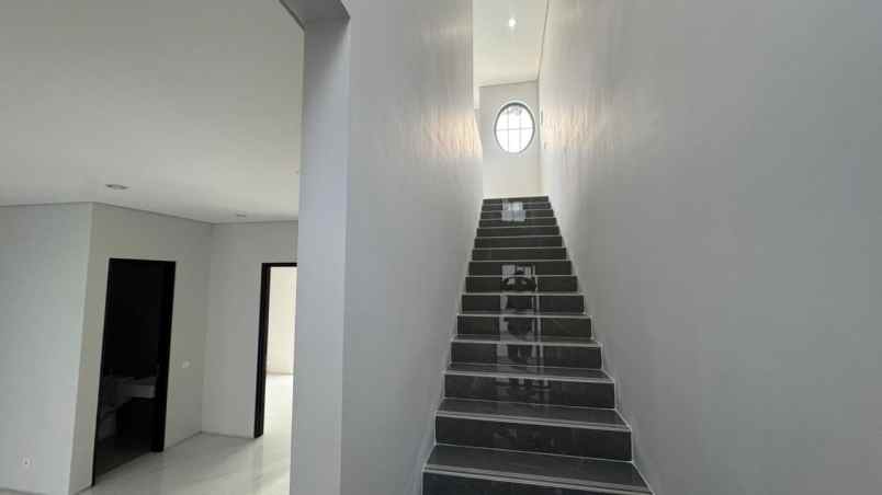 dijual rumah jalan citra garden