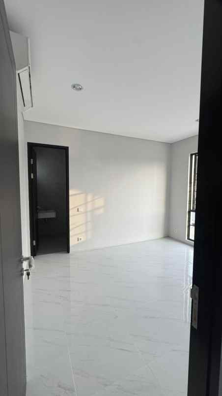 dijual rumah jalan citra garden