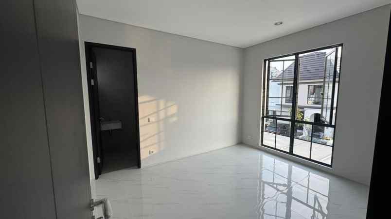 dijual rumah jalan citra garden