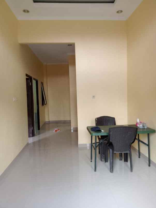 dijual rumah jalan h kocen kalimulya