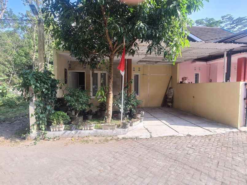 dijual rumah jalan kaliurang ngaglik