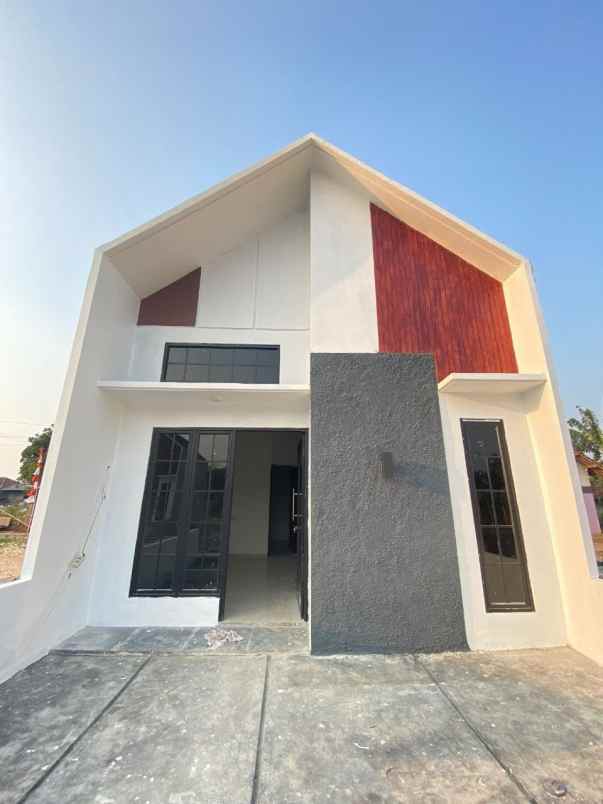 dijual rumah jalan mt haryono kel