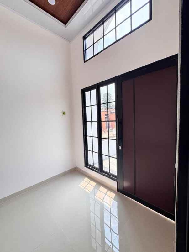 dijual rumah jalan mt haryono kel