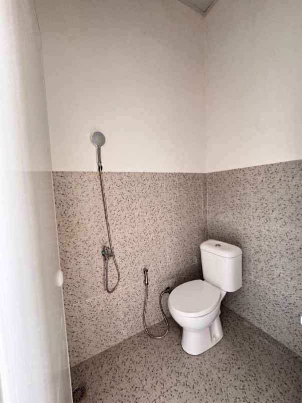 dijual rumah jalan mt haryono kel