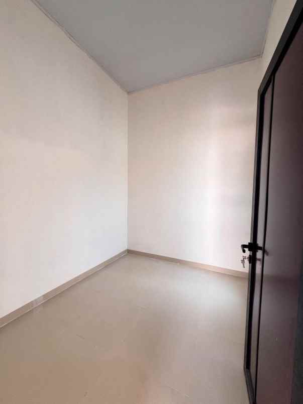 dijual rumah jalan mt haryono kel