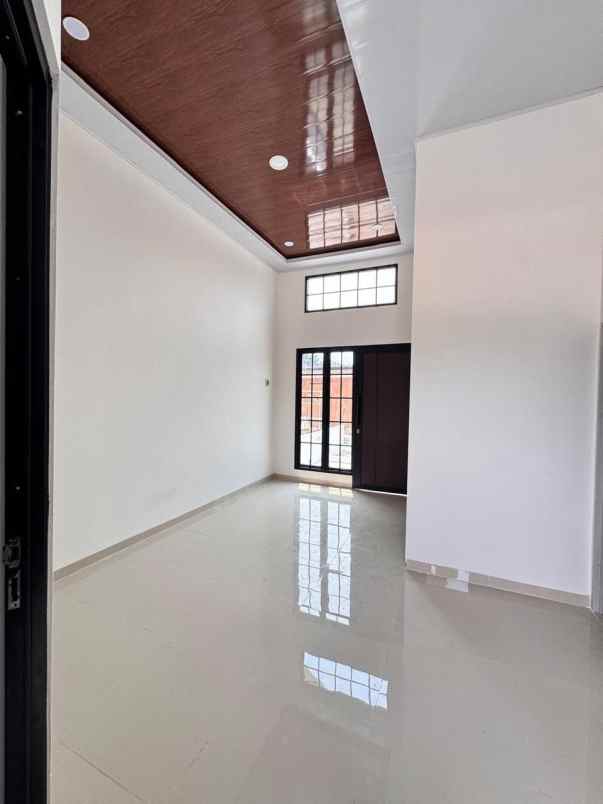 dijual rumah jalan mt haryono kel