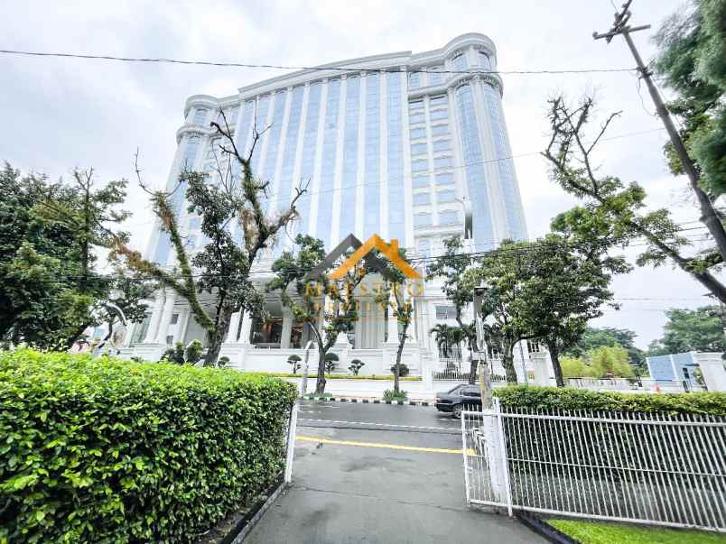 dijual rumah jalan p diponegoro depan