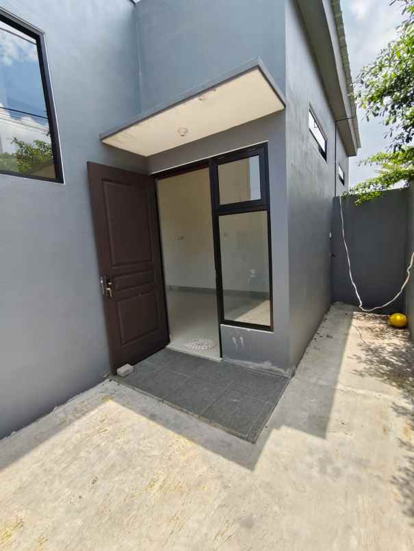 dijual rumah jalan pelabuhan ketapang