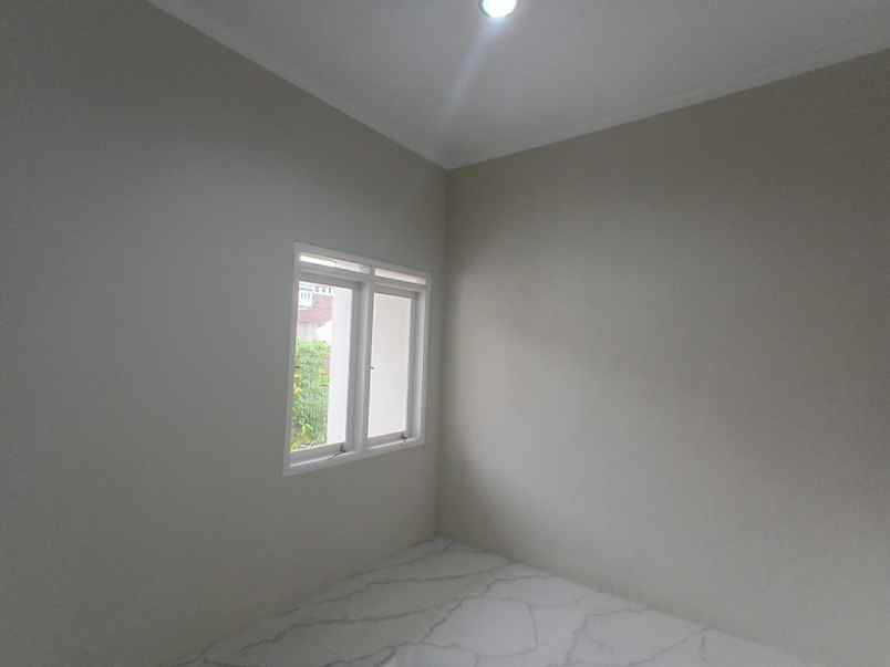 dijual rumah jalan permana