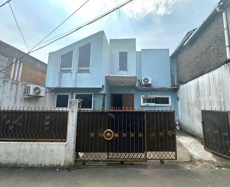 dijual rumah jalan raya gunung cireundeu