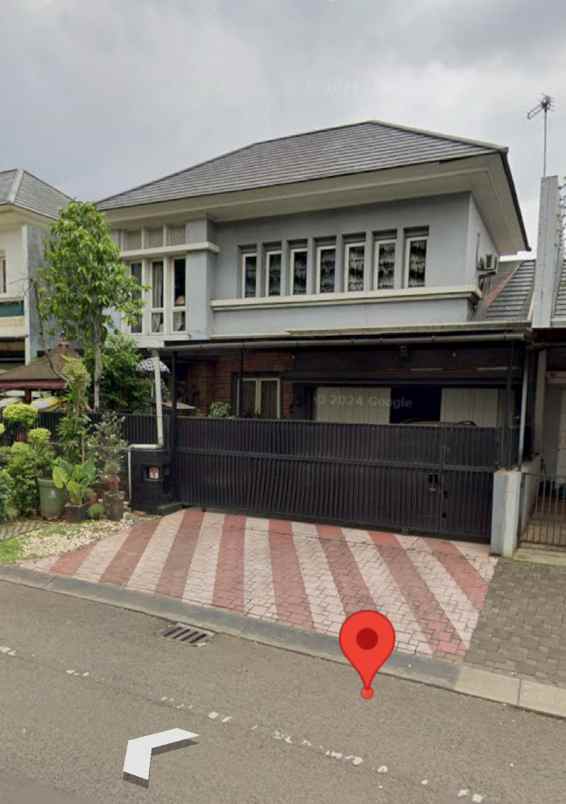 dijual rumah jalan raya kota wisata
