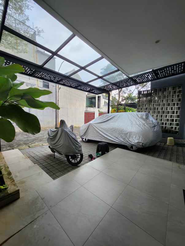 dijual rumah jalan raya rc veteran bintaro