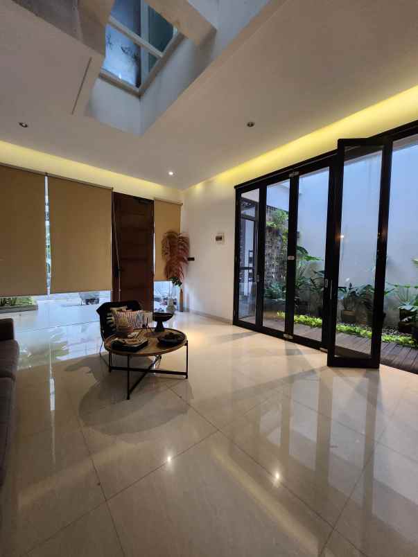 dijual rumah jalan raya rc veteran bintaro