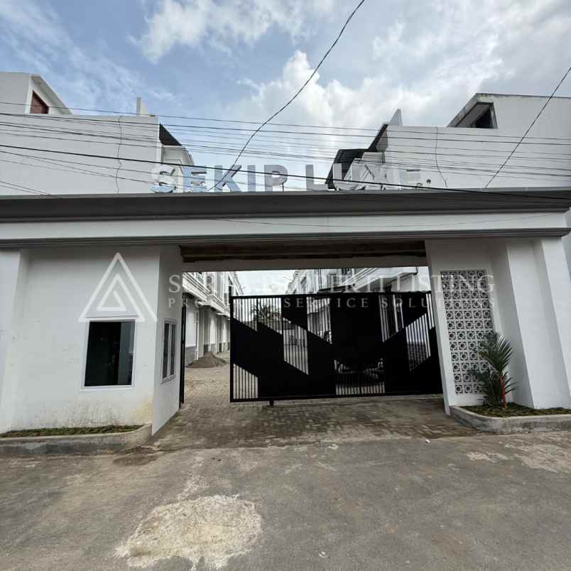 dijual rumah jalan setia baru komplek