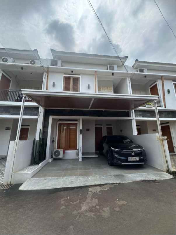 dijual rumah jatibening