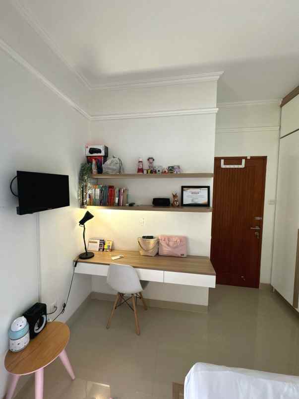 dijual rumah jatibening