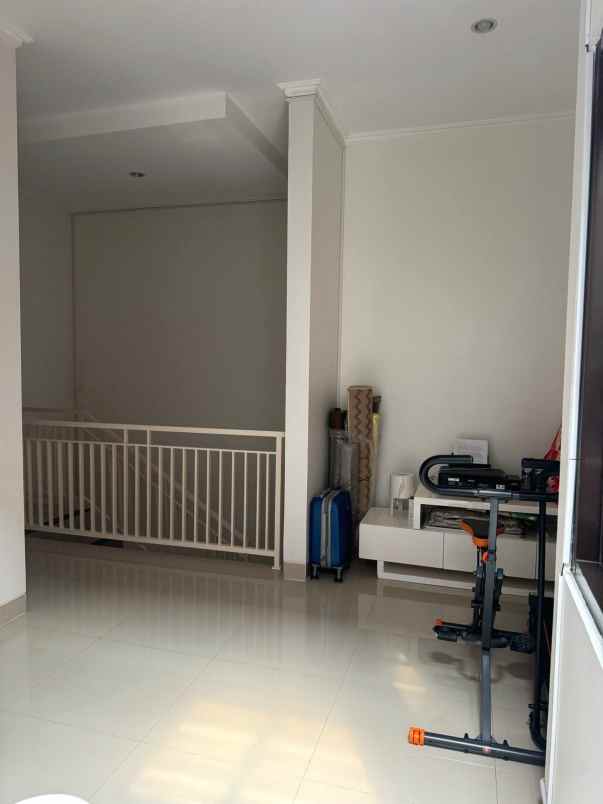 dijual rumah jatibening