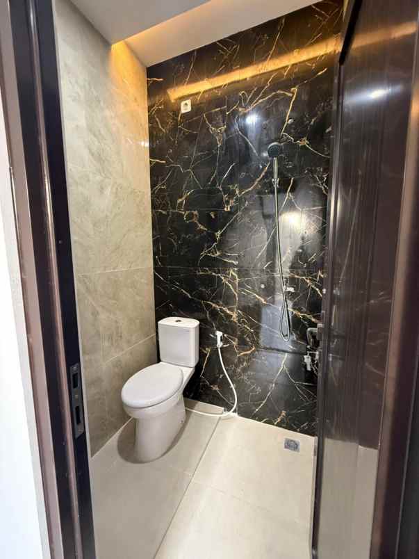 dijual rumah jatinegara kaum rawamangun