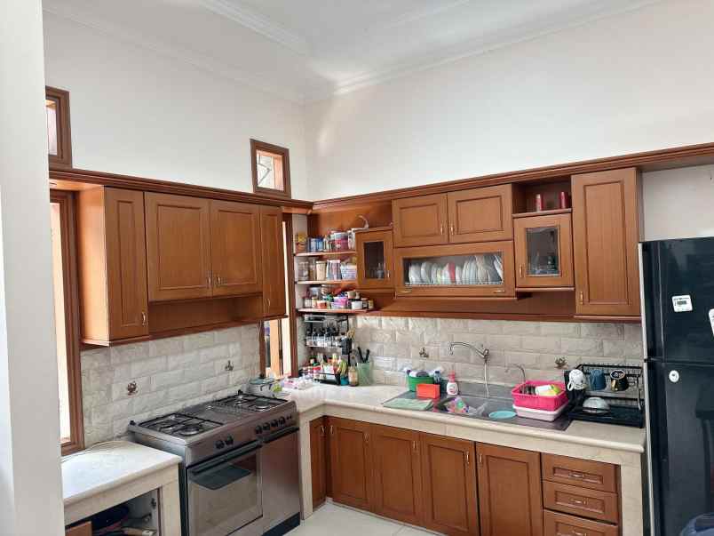 dijual rumah jl batununggal indah