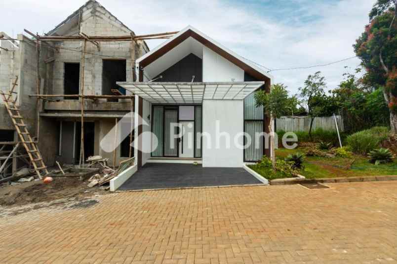 dijual rumah jl cendrawasih tajurhalang