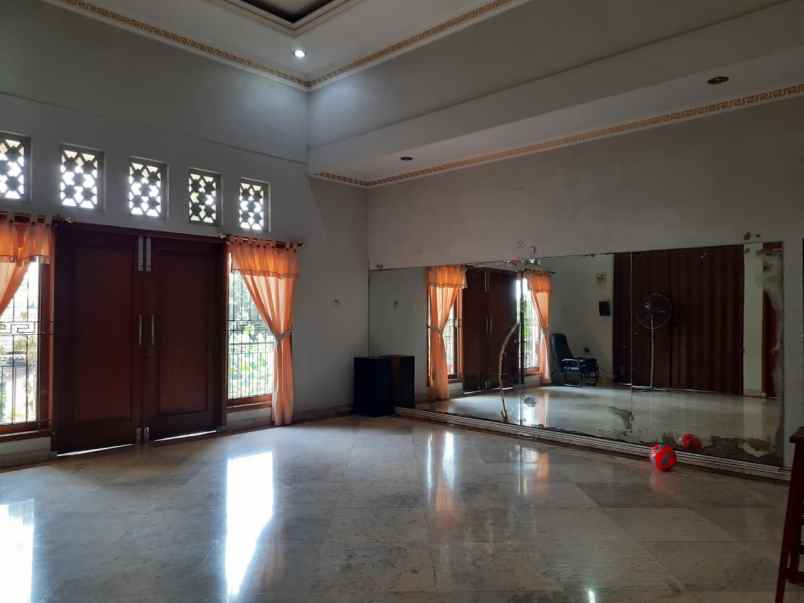 dijual rumah jl cinere raya