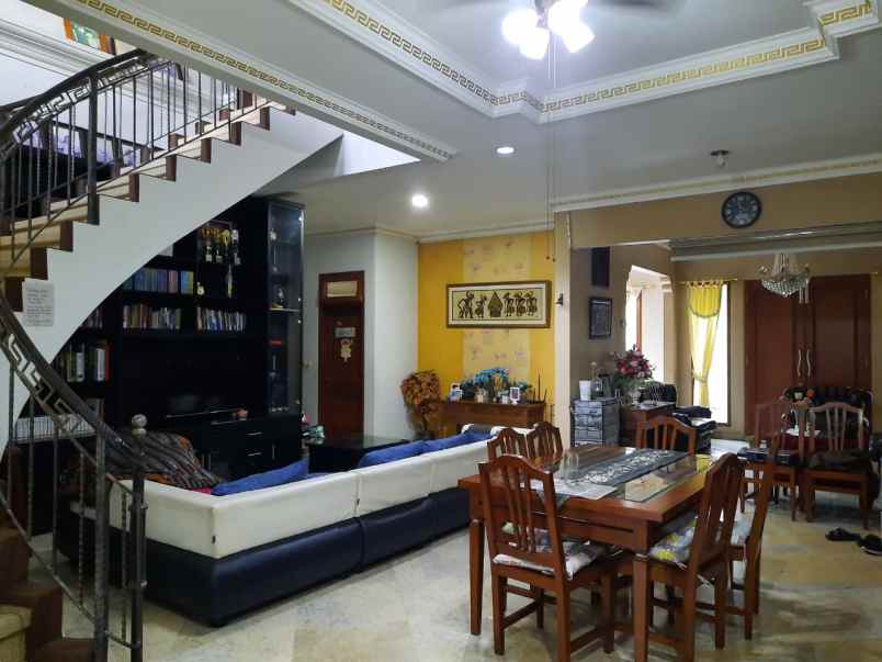 dijual rumah jl cinere raya