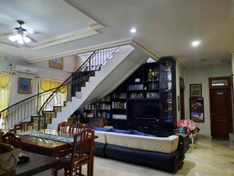 dijual rumah jl cinere raya