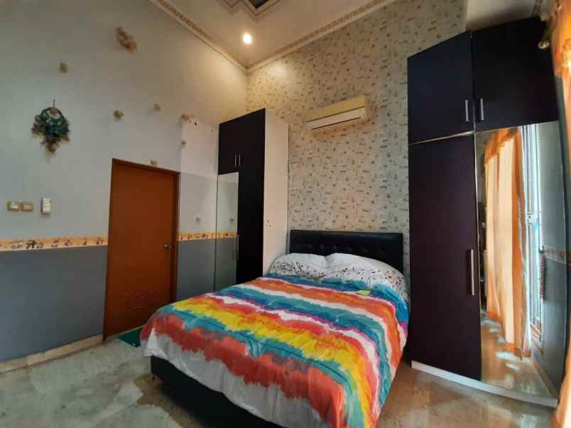 dijual rumah jl cinere raya