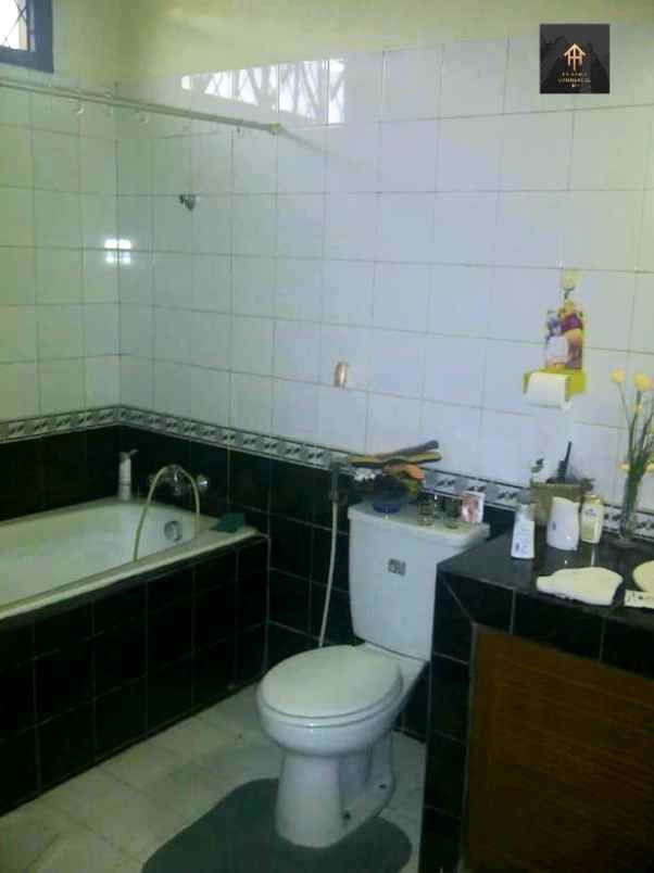 dijual rumah jl dago resort