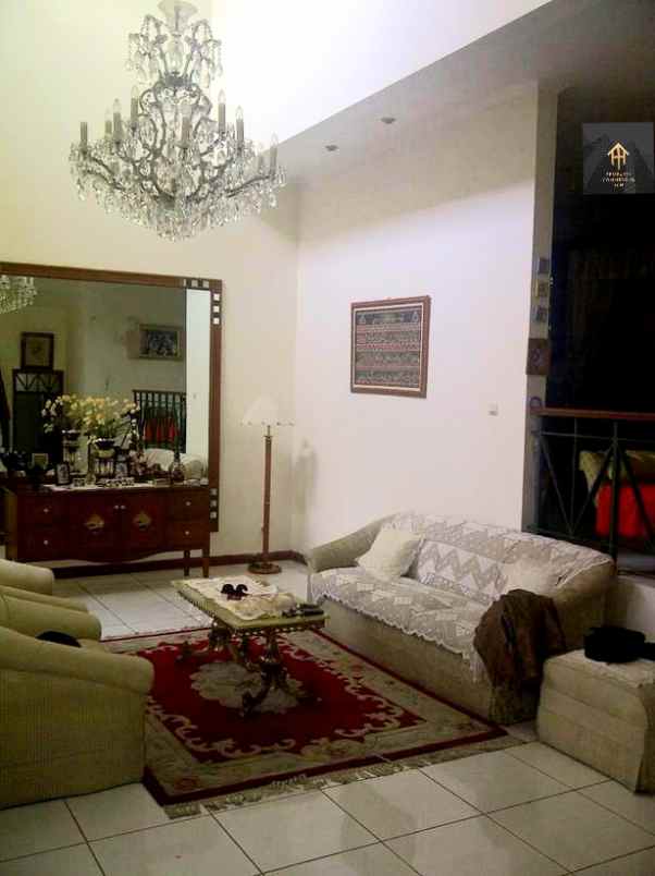 dijual rumah jl dago resort