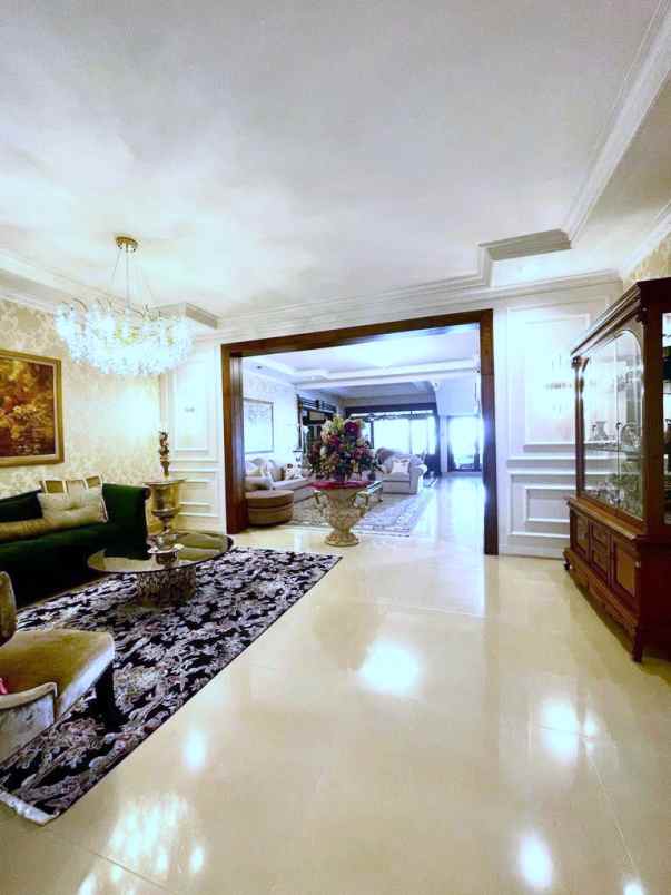 dijual rumah jl gegerkalong