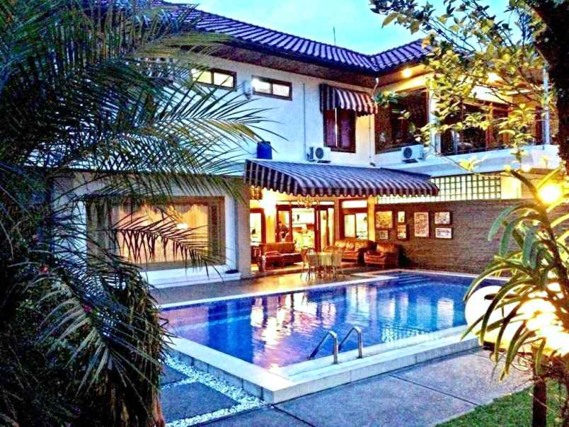 dijual rumah jl gegerkalong