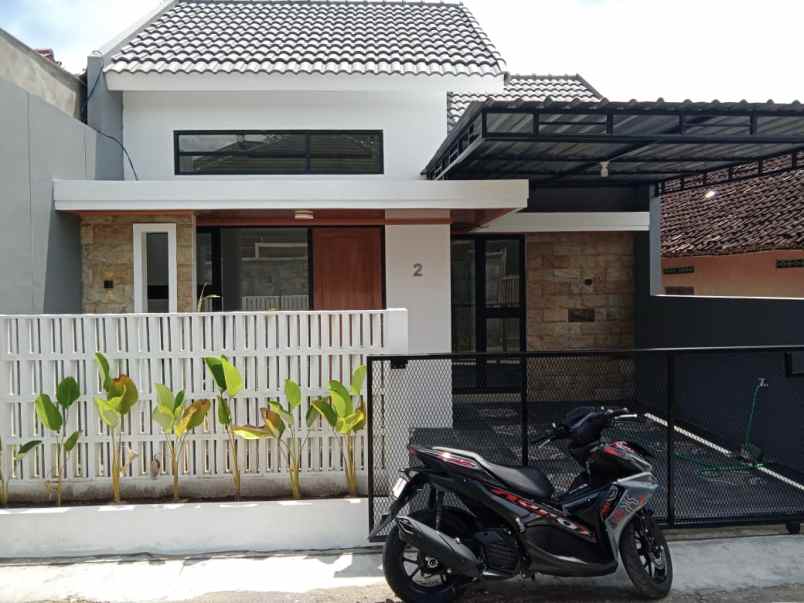 dijual rumah jl kebon agung