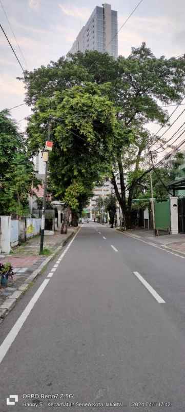 dijual rumah jl keramat jakarta pusat