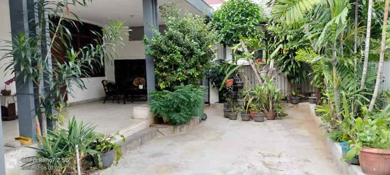 dijual rumah jl keramat jakarta pusat