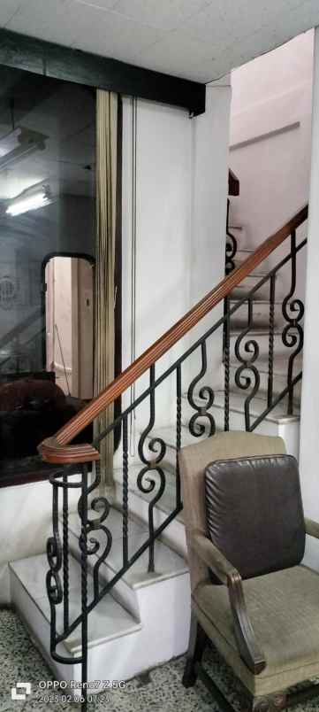 dijual rumah jl keramat jakarta pusat