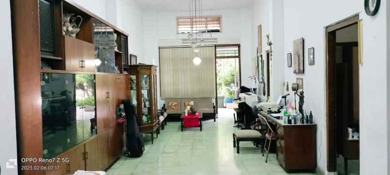 dijual rumah jl keramat jakarta pusat
