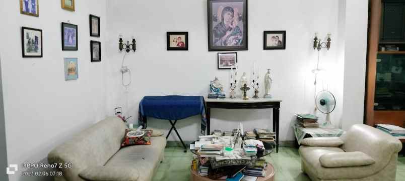 dijual rumah jl keramat jakarta pusat