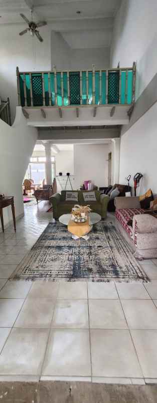 dijual rumah jl kerinci blok j no 335