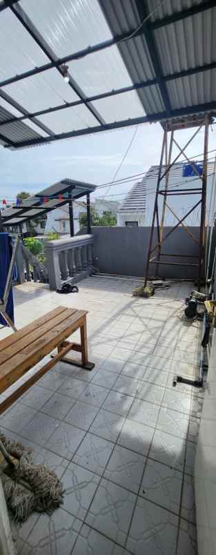 dijual rumah jl kerinci blok j no 335