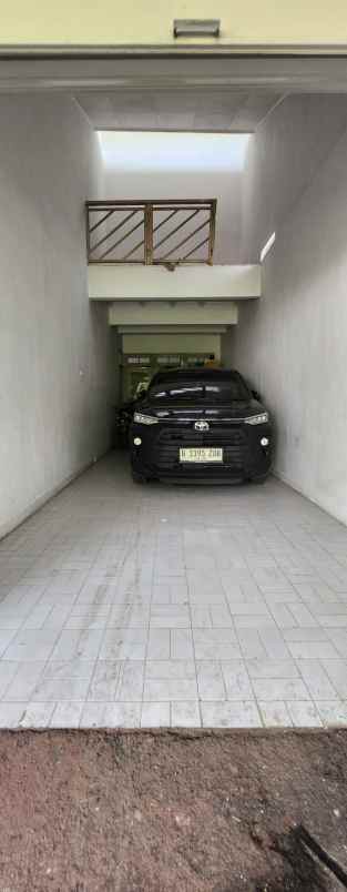 dijual rumah jl kerinci blok j no 335